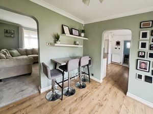 Dinig area- click for photo gallery